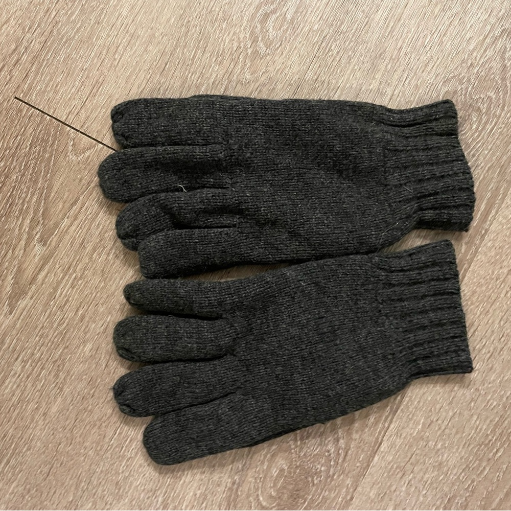 Men's Black Knit Gloves
